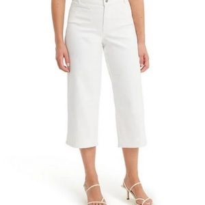 Levi’s Classic Wide Leg Crop Jeans
